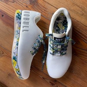 NoBull project white daisy trainers women’s 7.5 M6.